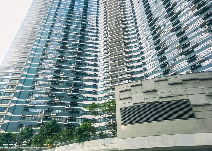 Makati Bliss Designer Pool Gym Park Net300 Makati 1767 * Manila